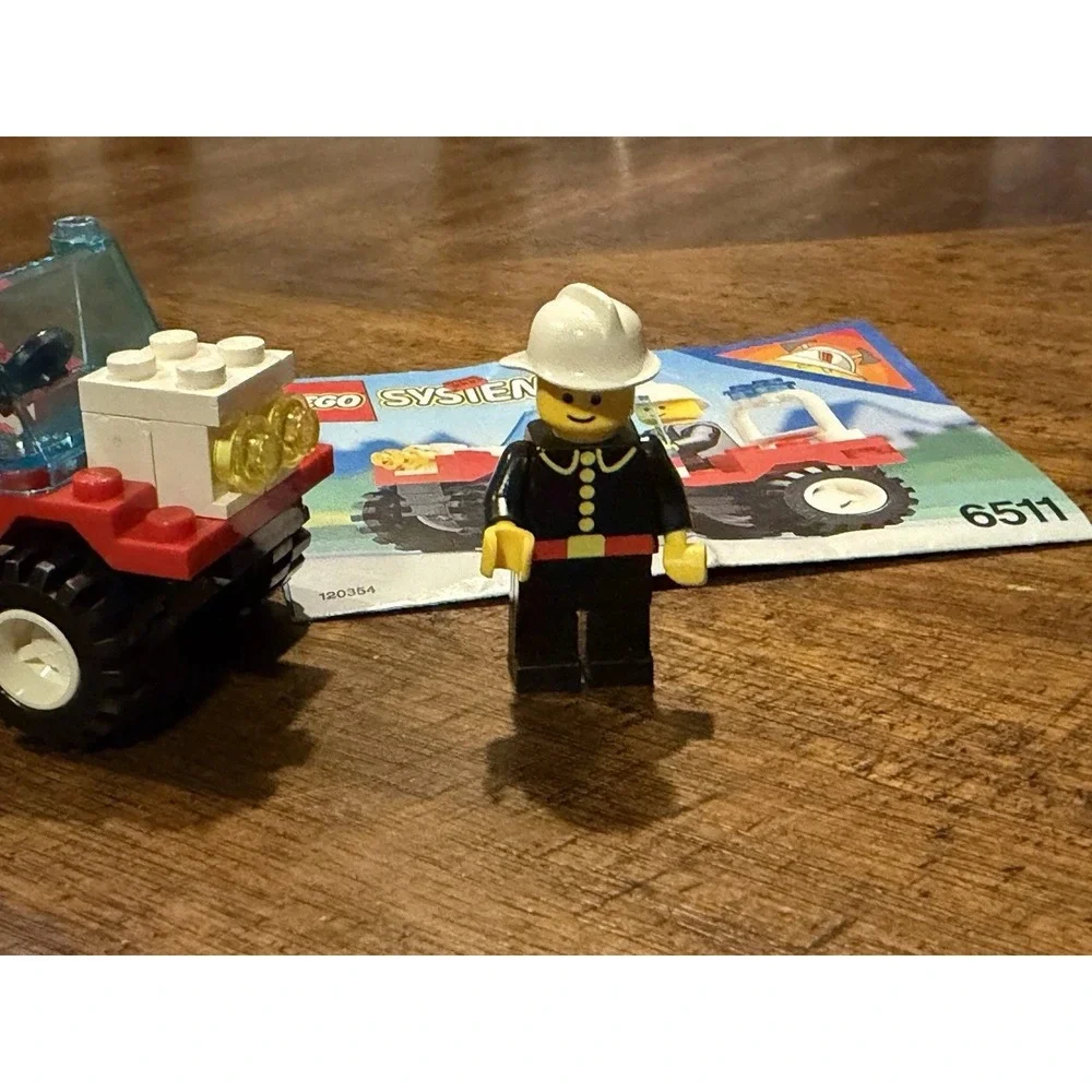 LEGO‎ System 6511 Fire Chiefs Car Vintage 1990 Town Set with Minifigure Manual